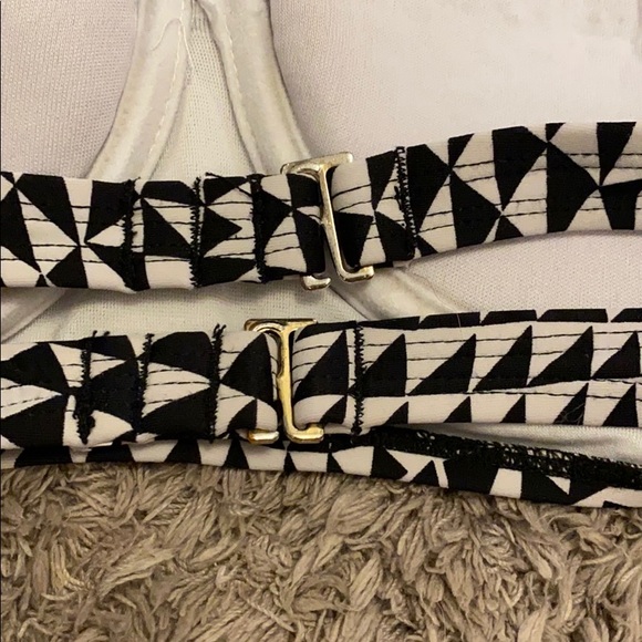 bikini top - Picture 2 of 3